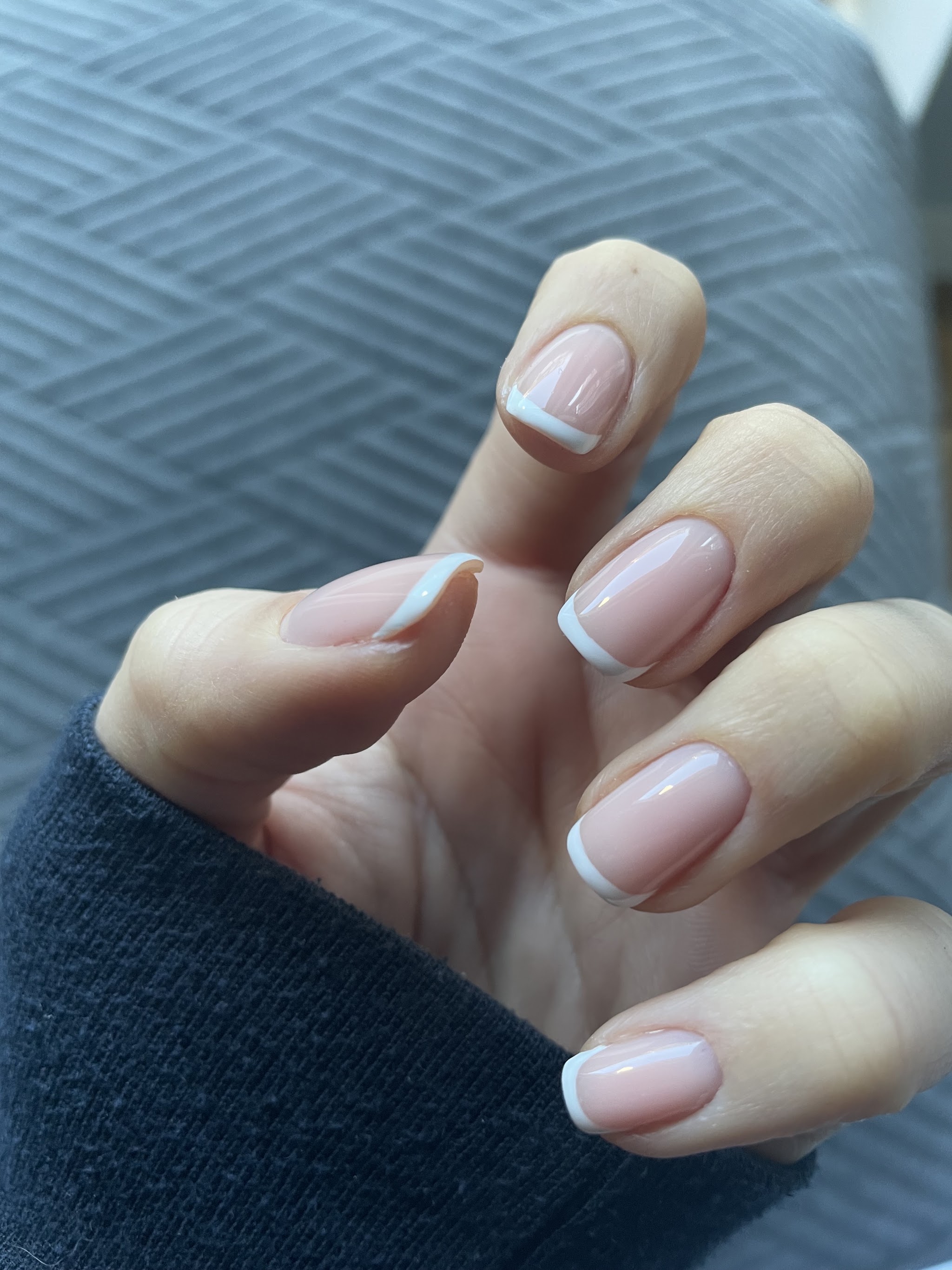 Dunne witte french tips op naturel nagels